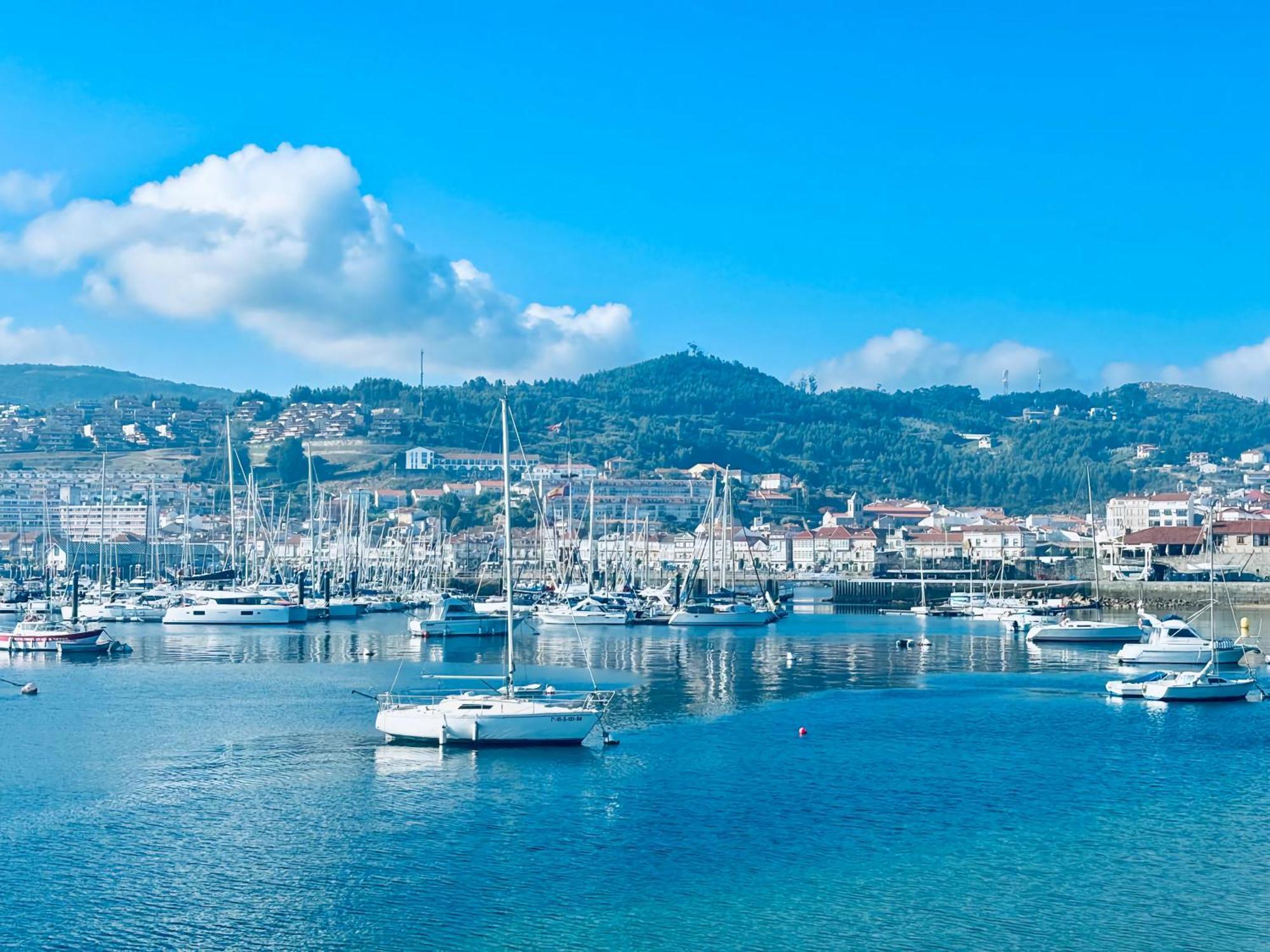 شقة Hoibai, Raina, Atico, Con Vistas Al Casco Historico De Baiona, Galicia المظهر الخارجي الصورة